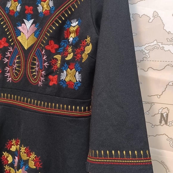 LAI MENG FIVE CATS Elegant Black Floral Embroidered Dress - Picture 4 of 13